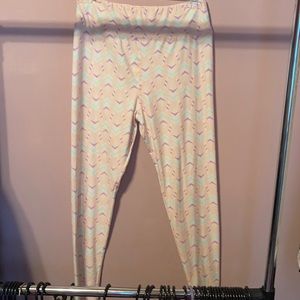 Lularoe Thick And Curvy Leggings